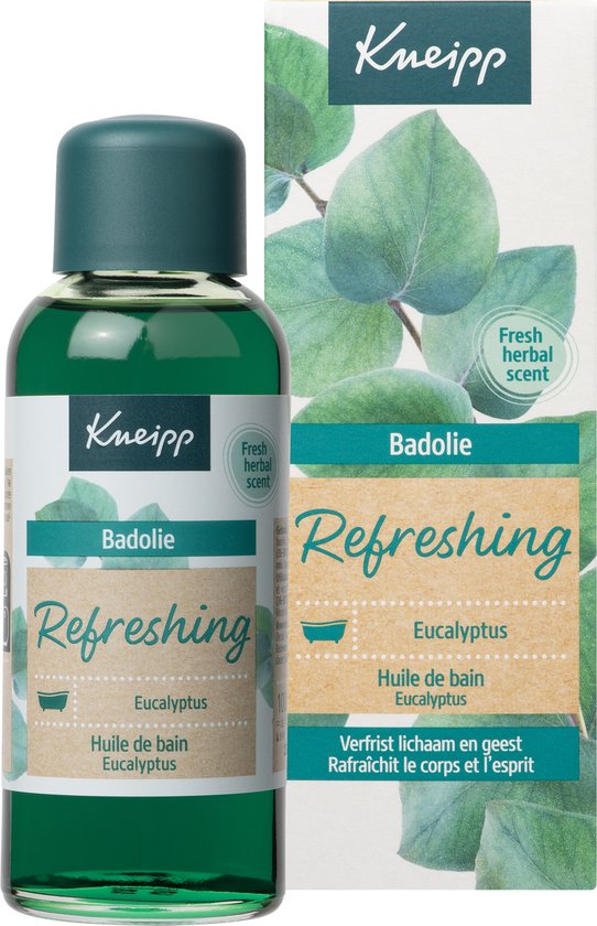 Fles Kneipp Badolie Refreshing Eucalyptus en kartonnen verpakking met 'Fresh herbal scent' label.