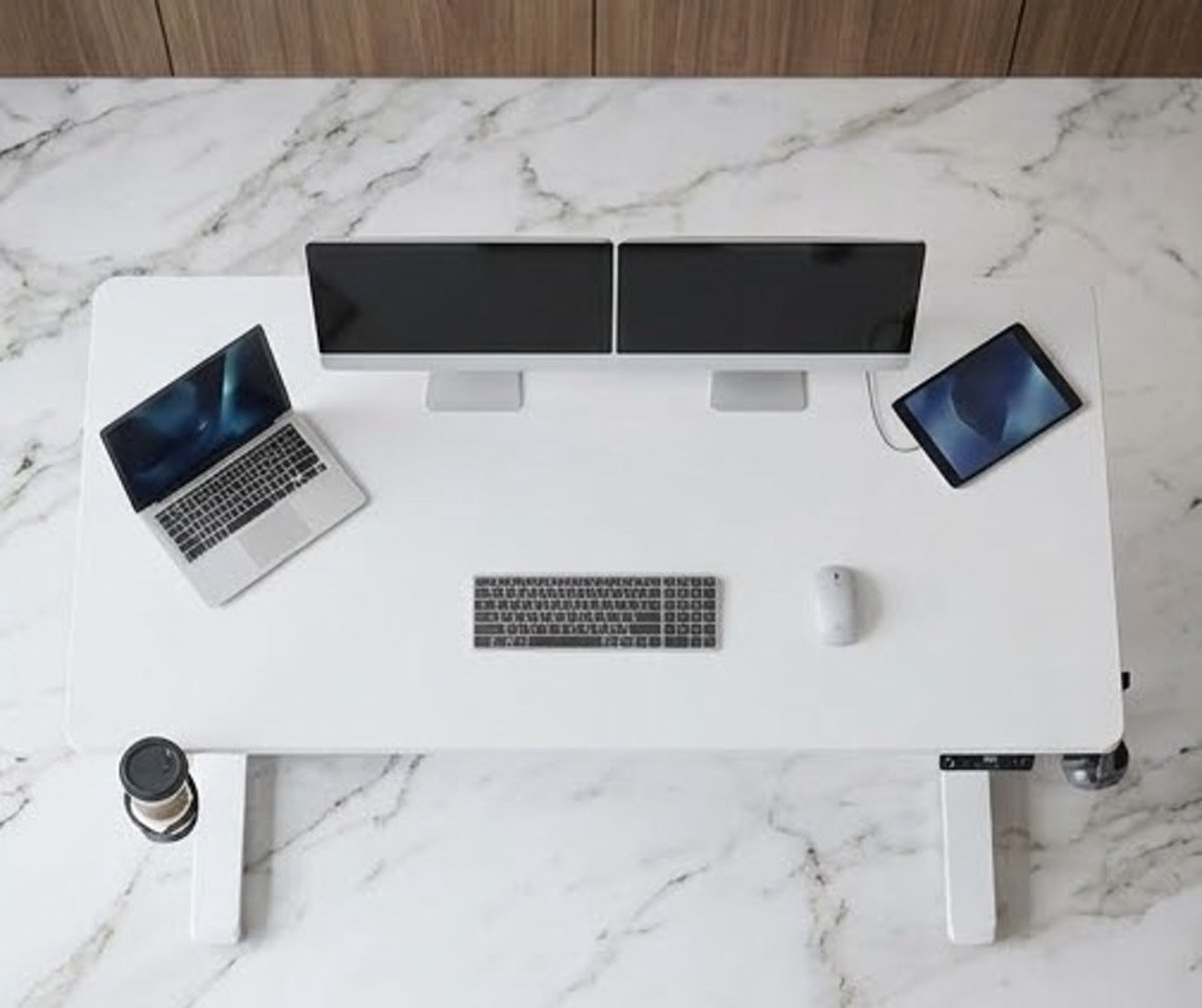 Ergonomisch In Hoogte Verstelbaar Elektrisch Bureau 160x70 cm met Draadloze Oplader en USB-C Poorten - Modern Schrijfbord met LCD-scherm, Opbergfunctie en Kabelorganizer - Casa Serena – Casa Dorada — cadeau in Cadeau-ideeën - foto 7
