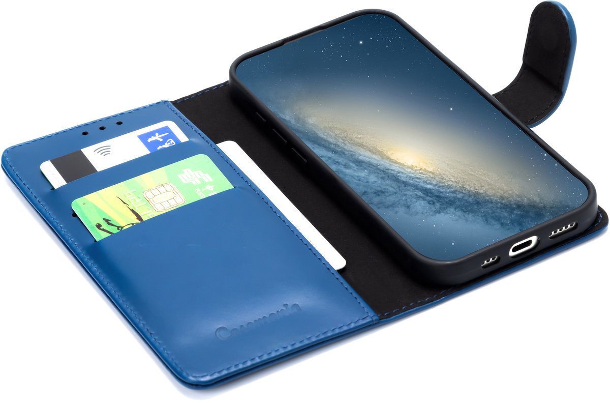 CaseMania Bookcase hoesje geschikt voor iPhone 17e/16e - Effen Blauw - Leer