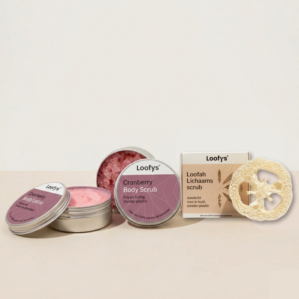Alles-in-1 Lichaamsverzorging Cadeauset – Bodylotion 150ml + Bodyscrub 150ml + Loofah Spons - Cranberry