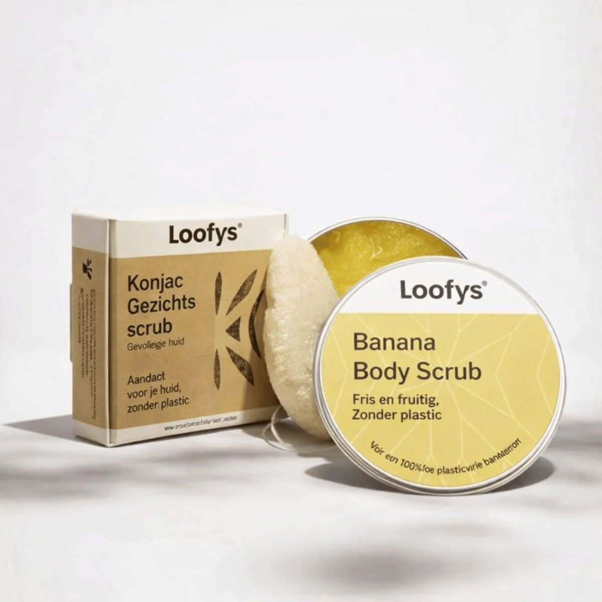 Verwen & Relax Cadeauset - Bodyscrub 150ml + Konjac Gezichtsspons - Banana