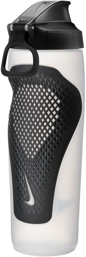 Transparante Nike bidon met zwart gripvlak en zwarte dop met open tuit.