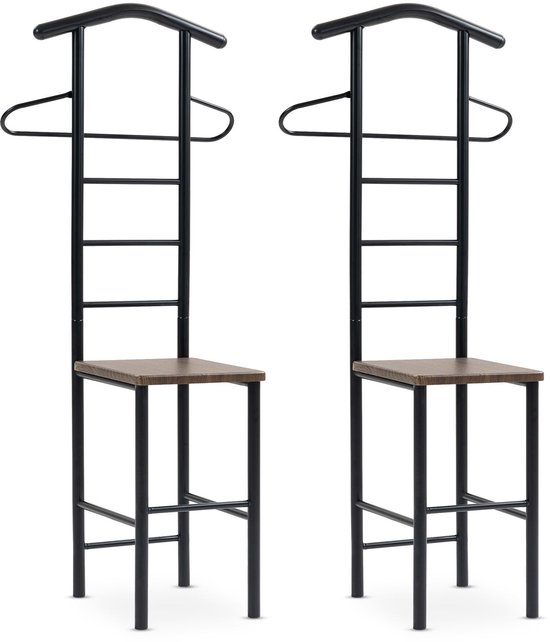 Set van twee kledingrekken met een zwarte metalen frame en een bruin houten zitting.