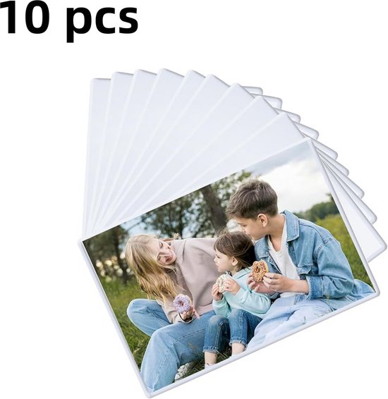 Dix cadres photo magnétiques empilés, montrant une famille, un garçon, une fille et une mère avec de la nourriture.