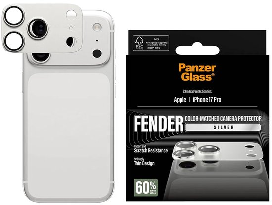 Zilveren PanzerGlass FENDER camera protector boven op een zilveren telefooncase, naast verpakking.