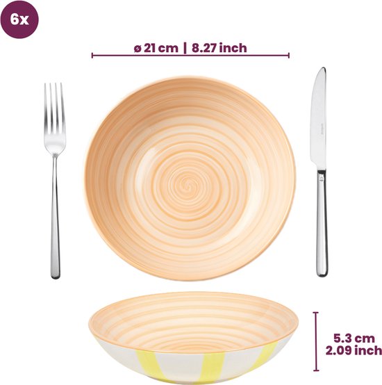 Eén oranje en gele kom, diameter 21cm, hoogte 5.3cm, met bestek.