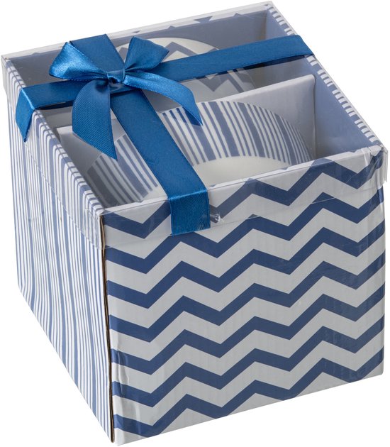 Ensemble de 2 bols en porcelaine dans une boîte cadeau avec des rubans bleus. La boîte est rayée et présente un motif en zigzag.