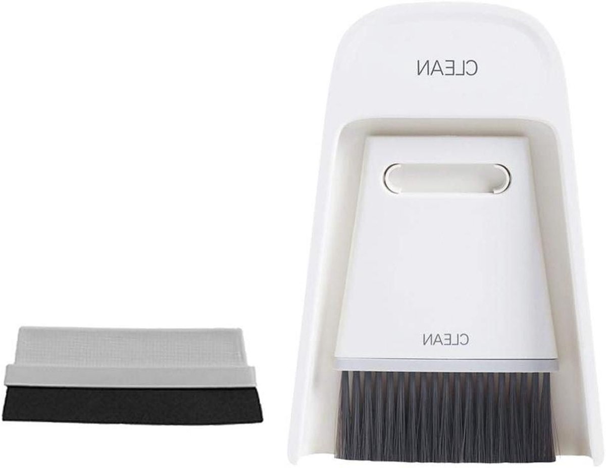 Stoffer en blik set voor desktop en keukenreiniging in gebroken wit.