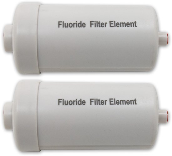 Twee witte "Fluoride Filter Element" filters gestapeld op een witte achtergrond.