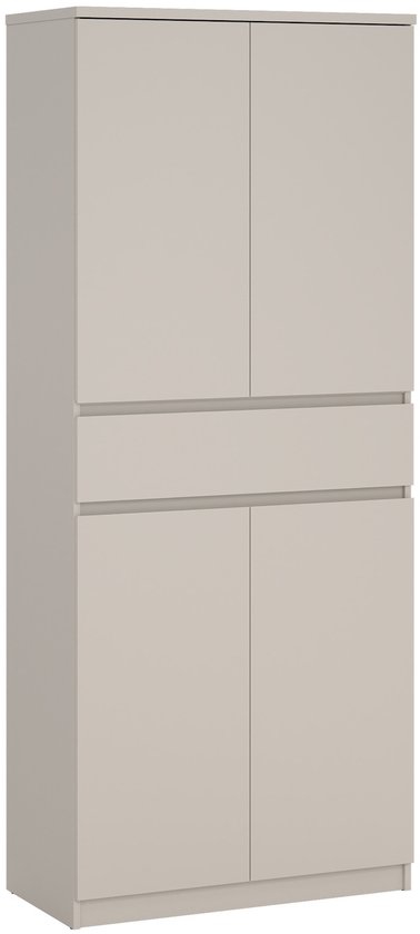 Dichte taupe schoenenkast met 2 deuren boven en 2 deuren onder, gescheiden door een lade.