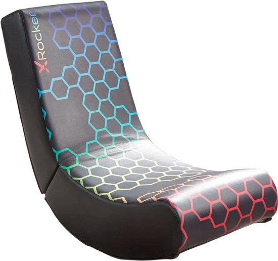 Zwarte X Rocker gamestoel met een veelkleurig hexagonpatroon tegen een zwarte achtergrond.