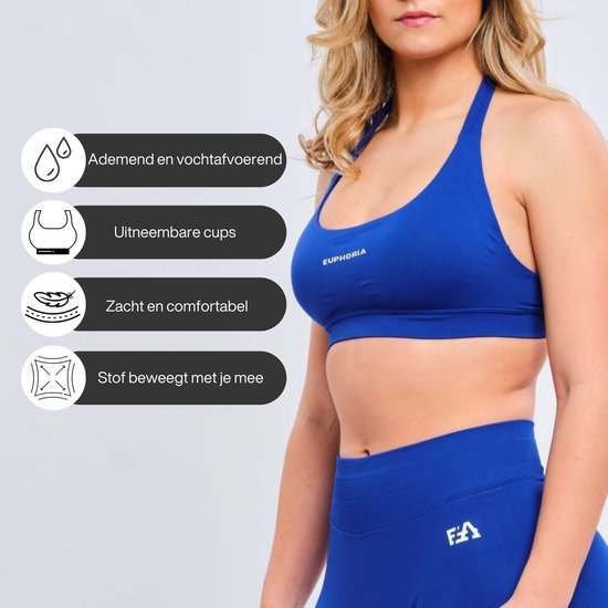 Model in blauwe sportbeha met opschrift "EUPHORIA". Informatie over ademend vermogen, uitneembare cups, zachtheid en bewegingsvrijheid.