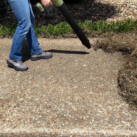 Starlyf Power Blower – draadloze blad- en luchtblazer – sterke 120 km/u luchtstroom – inclusief accu en lader – voor het reinigen van tuin, patio & auto — afbeelding 2