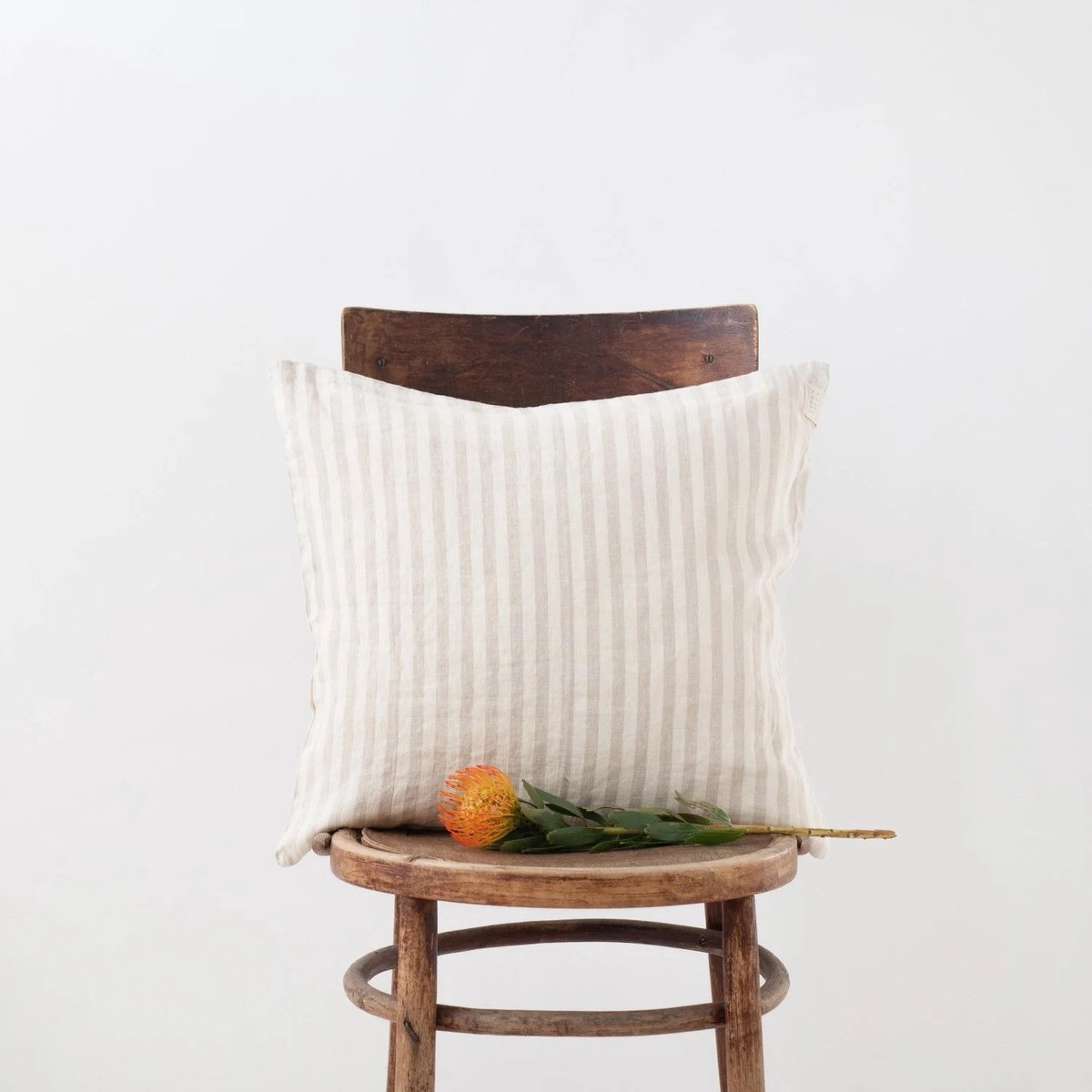 Linen Tales Linnen Kussenhoes 50×50 cm naturel/ gestreept