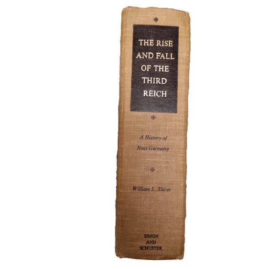 Bruine boekband met de titel "The Rise and Fall of the Third Reich" in een zwart vak.