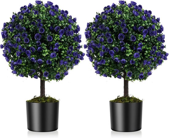 Twee kunstbuxusbomen met paarse rozen in zwarte potten. De bomen zijn 55 cm hoog.