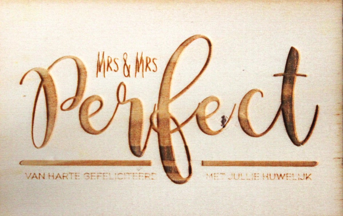 Houten Ansichtkaart - Wenskaart - Wens - Kaart - 9x14cm - Huwelijk - Getrouwd - Trouwen - Mr & Mrs Perfect Van Harte Gefeiliciteerd Met Jullie Huwelijk