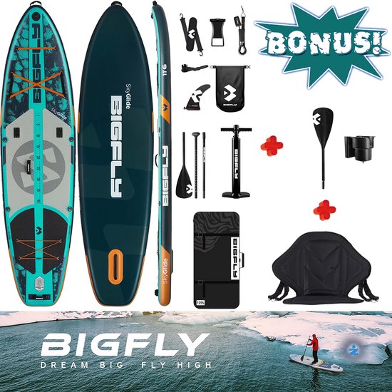 Turquoise en zwart stand-up paddleboard set met alle accessoires, inclusief rugzak en stoel. Een sup boarder in de verte.