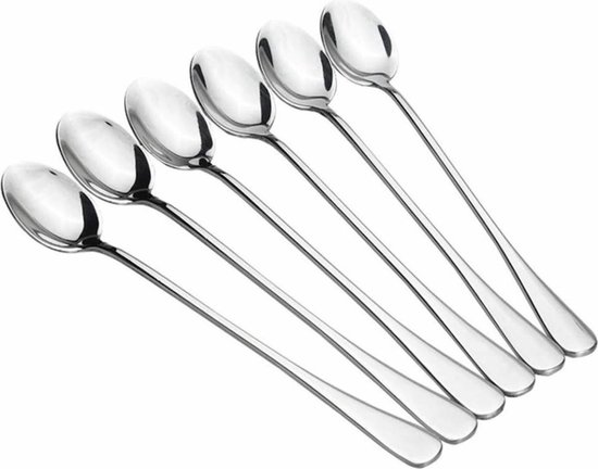 Six cuillères brillantes, longues et argentées en acier inoxydable, disposées sur un fond blanc.