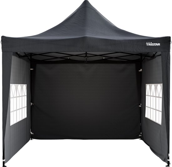 Een open, antracietkleurige partytent met zijkanten met twee gebogen ramen aan elke kant, op een zwarte achtergrond.