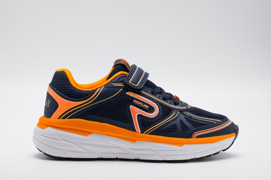 Blauwe Replay sneaker met oranje accenten, op de zijkant een wit logo met oranje rand.