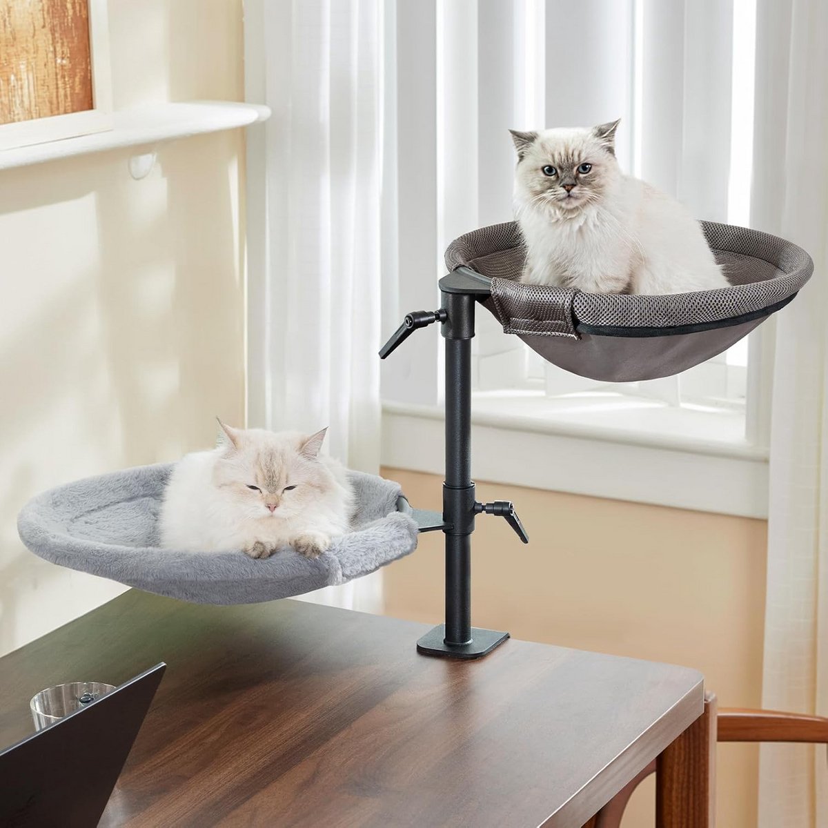 Comfortabel bureau kattenmand voor katten en kleine honden