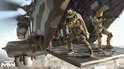 Militairen in camouflageuniformen stappen uit een militair transportvliegtuig met camouflagepatroon. "CALL OF DUTY MIN MODERN WARFARE II"
