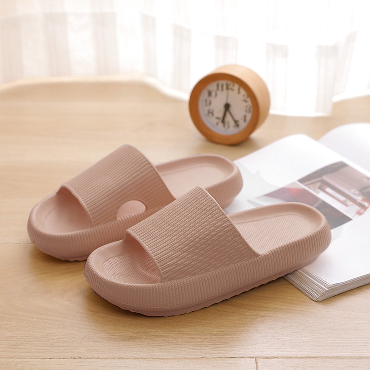 Geweo - Slippers - Badslippers - EVA Badslippers Unisex - Anti-Slip en Stevig Voetbed - Anti-lawaai-Antibacterieel - Anatomisch - Licht & Flexibel - Massage-effect-voor in de zomer en voor binnen en buitenv - Khaki - Maat 36/37