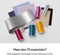 Verschillende vellen en rollen met glanzende, metallic en gekleurde materialen.