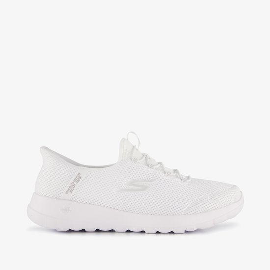 Witte Skechers Slip-ins Go Walk Joy dames sneaker, zijaanzicht. Met mesh-bovenwerk en satijnen veters.