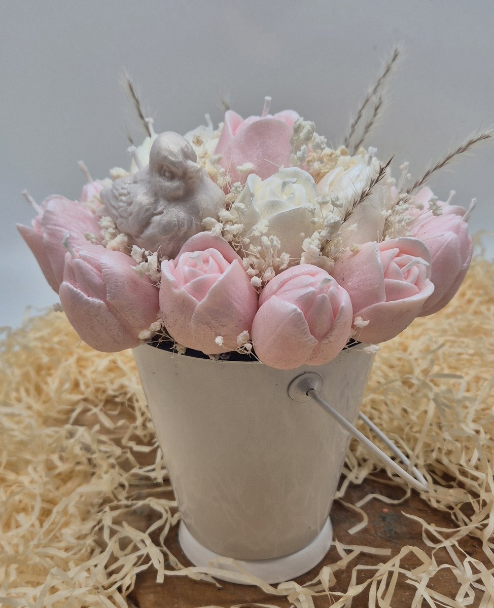 Kaarsgeschenk Tulpenboeket - Bucket of tulips - Tulpen boeket - Tulpen kaars - Kaars boeket - Tulip bouquet - Candle bouquet - Flowerbox - Kaarsen - Geschenk - Cadeau voor haar - Uniek cadeau - Origineel cadeau - Woondecoratie Roze en wit