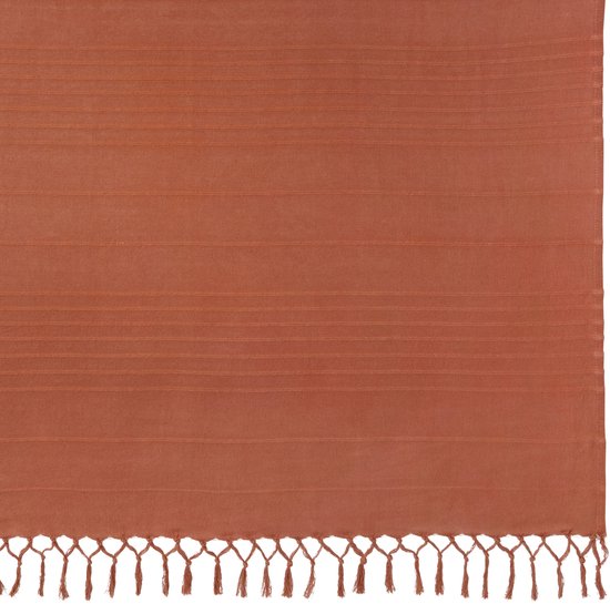Rechthoekig terracotta plaid met horizontale strepen en franjes aan de onderkant.