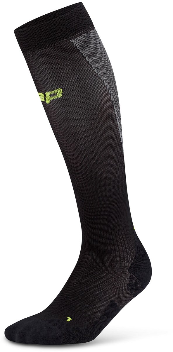 CEP Core Run Ultralight Compressiekousen - Zwart/grijs