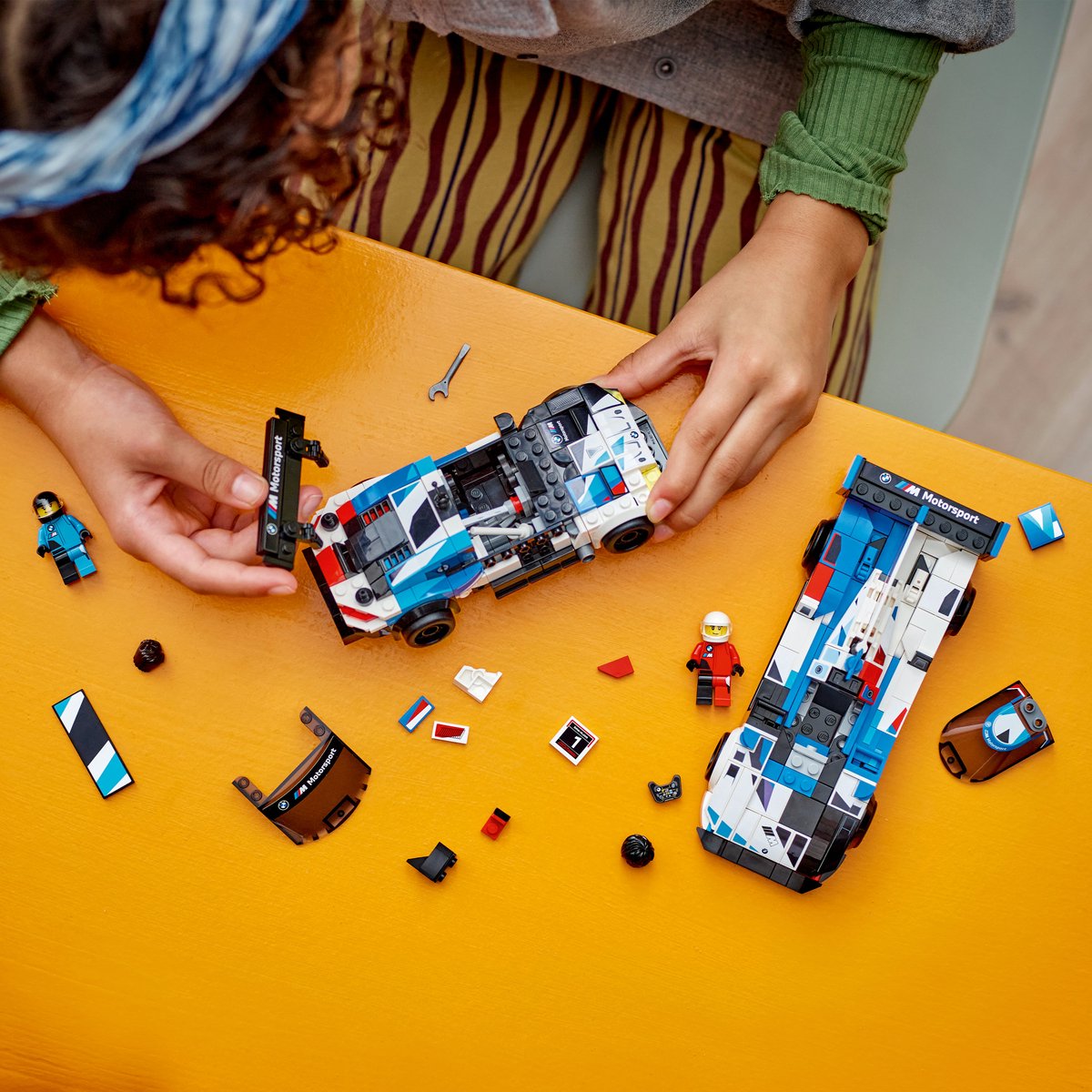 LEGO Speed Champions BMW M4 GT3 & BMW M Hybrid V8 racewagens - 76922 — afbeelding 5