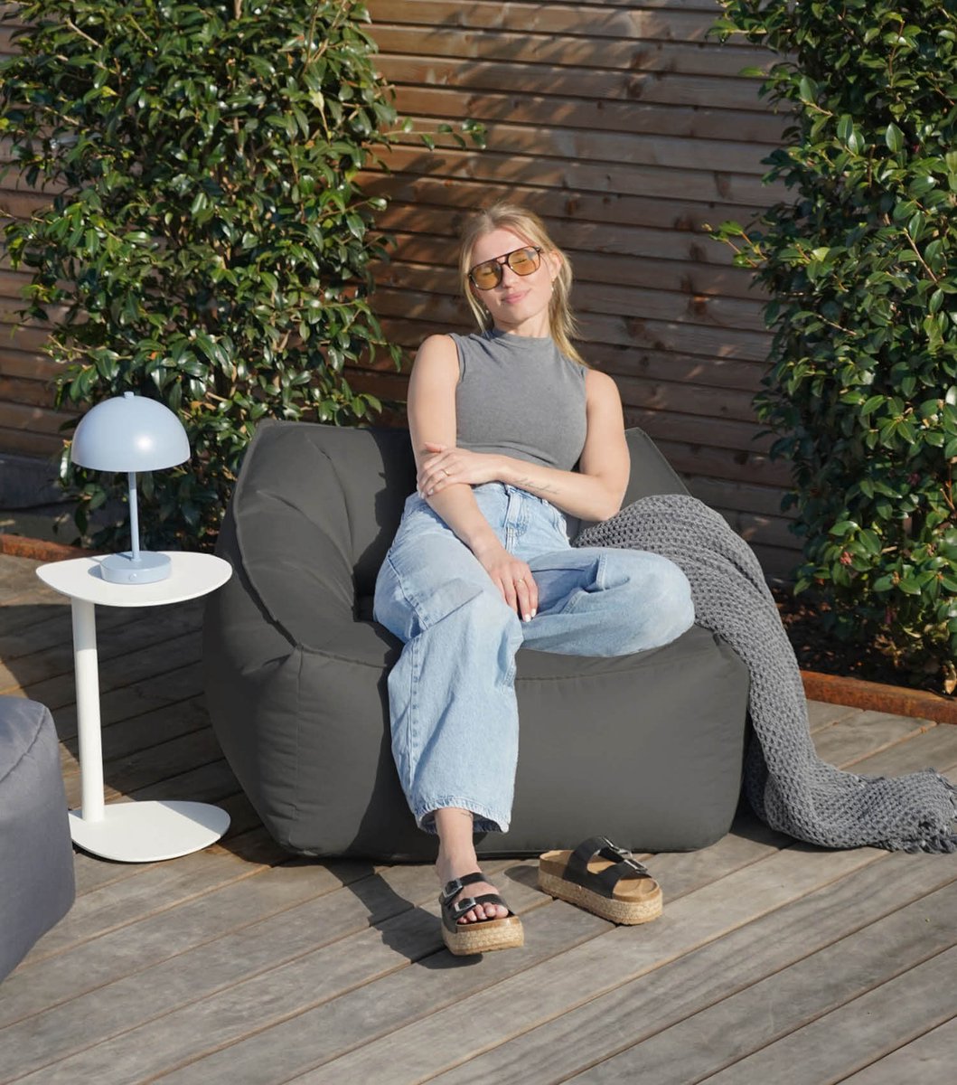 mokebo Lounge tuinstoel met beschermhoes 'Der Sunnyboy' Made in Germany, outdoor zitzak, beanbag met vulling, als ligkussen, tuinligbed, relaxstoel, vloerkussen of ligbed in Zand