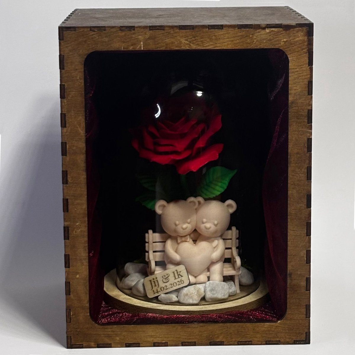 Luxe Gepersonaliseerde Roos Display – Houten Cadeaubox met Namen & Datum – Handgemaakt Valentijn Geschenk