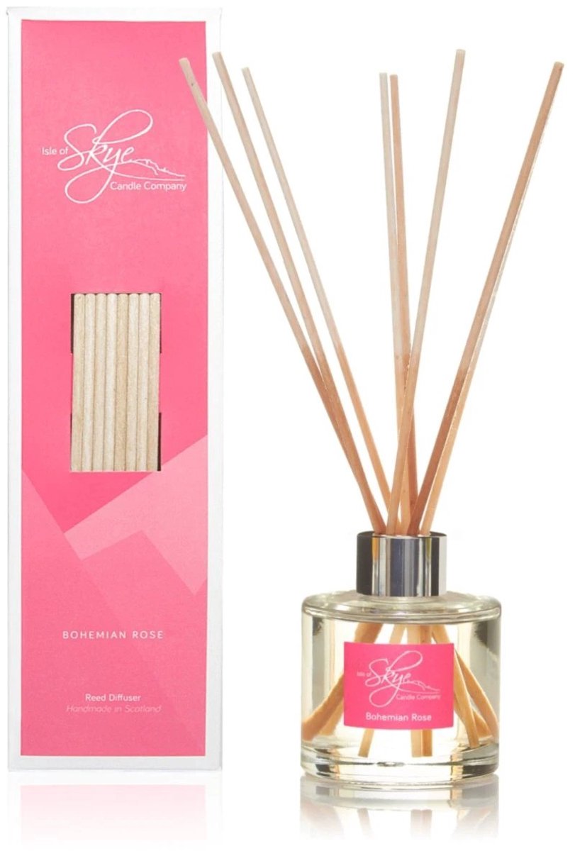 Een echte klassier, Romantische Roos | Reed Diffuser | Gaat zeer lang mee, minimaal 10 weken | Uitsluitend etherische oliën | Made in Scotland