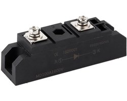 PV Blokkeerdiode Module - Anti-omkeer diode - Zonne-energie Systeem - Hoge Isolatie Spanning - 9x3x3 cm - Zoals afgebeeld