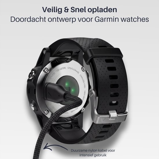 Zwarte oplaadkabel met USB-C aan Garmin horloge. De kabel is gevlochten nylon.