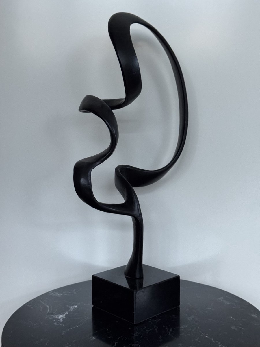 Swirl sculpture LifeStyle