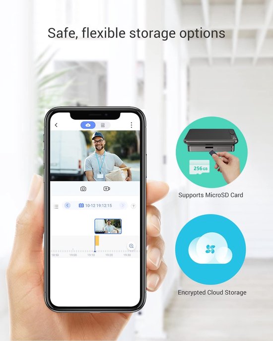 Man bekijkt opnames van bezorger op smartphone, met opties voor MicroSD-kaart en cloudopslag.