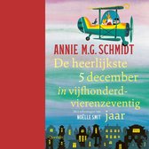 Boekomslag met een vliegtuigje waarin Sinterklaas en Piet zitten. De titel is "De heerlijkste 5 december in vijfhonderdvierenzeventig jaar".