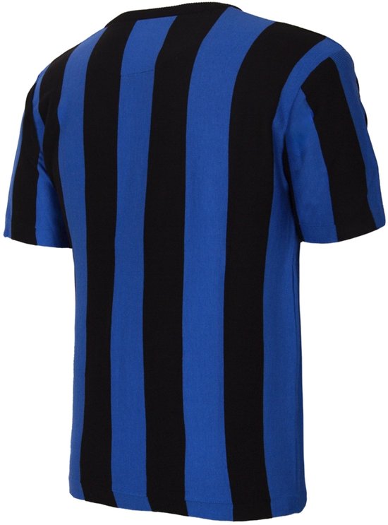 Achterkant van een blauw-zwart gestreept retro voetbalshirt met korte mouwen.