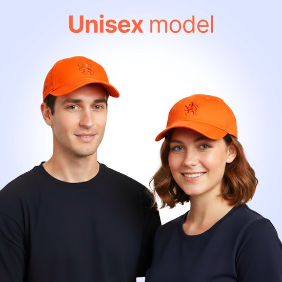 Homme et femme portant des casquettes de baseball orange avec logo de lion hollandais.