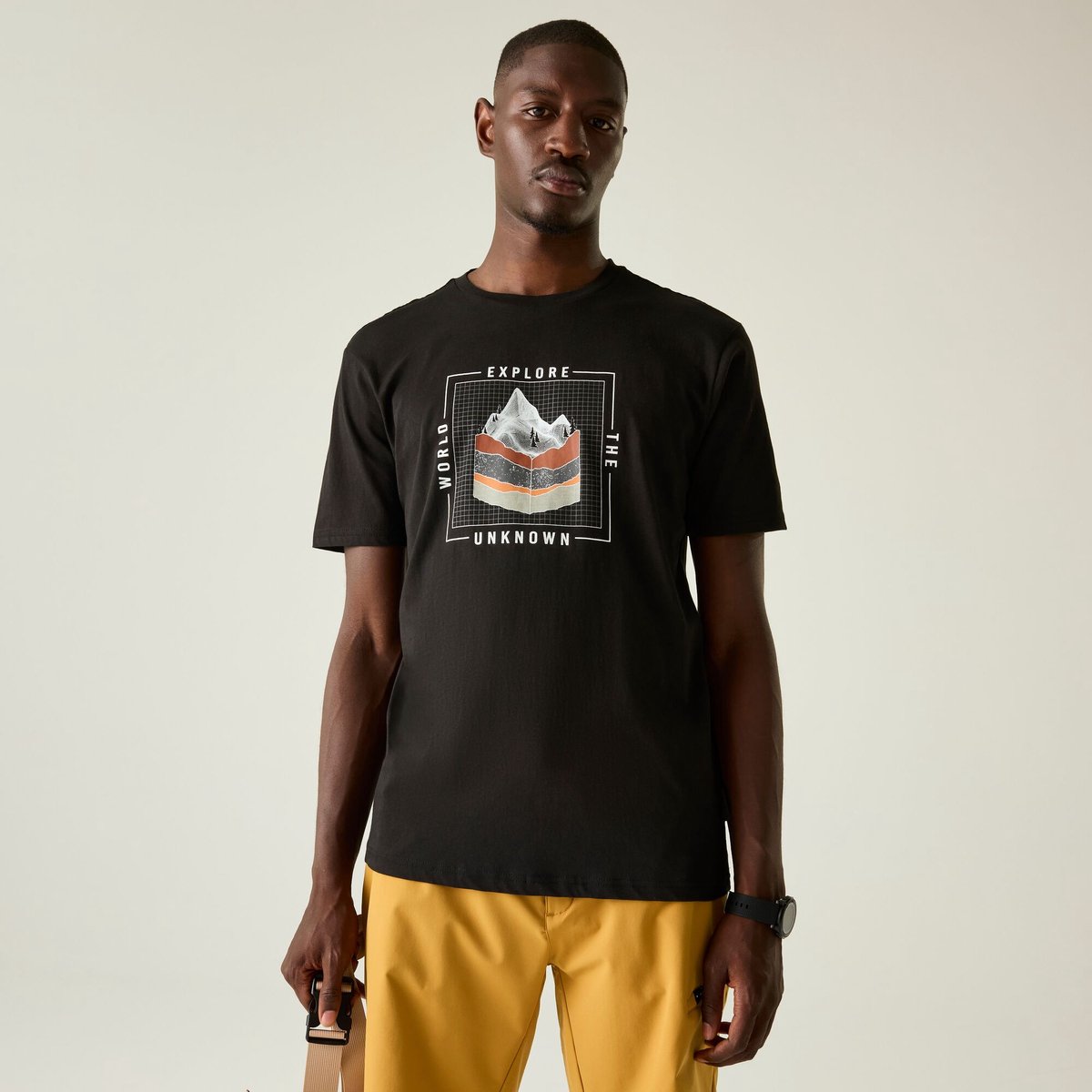 Dare2B Movement III T-shirt met korte mouwen en grafische print voor heren Zwart
