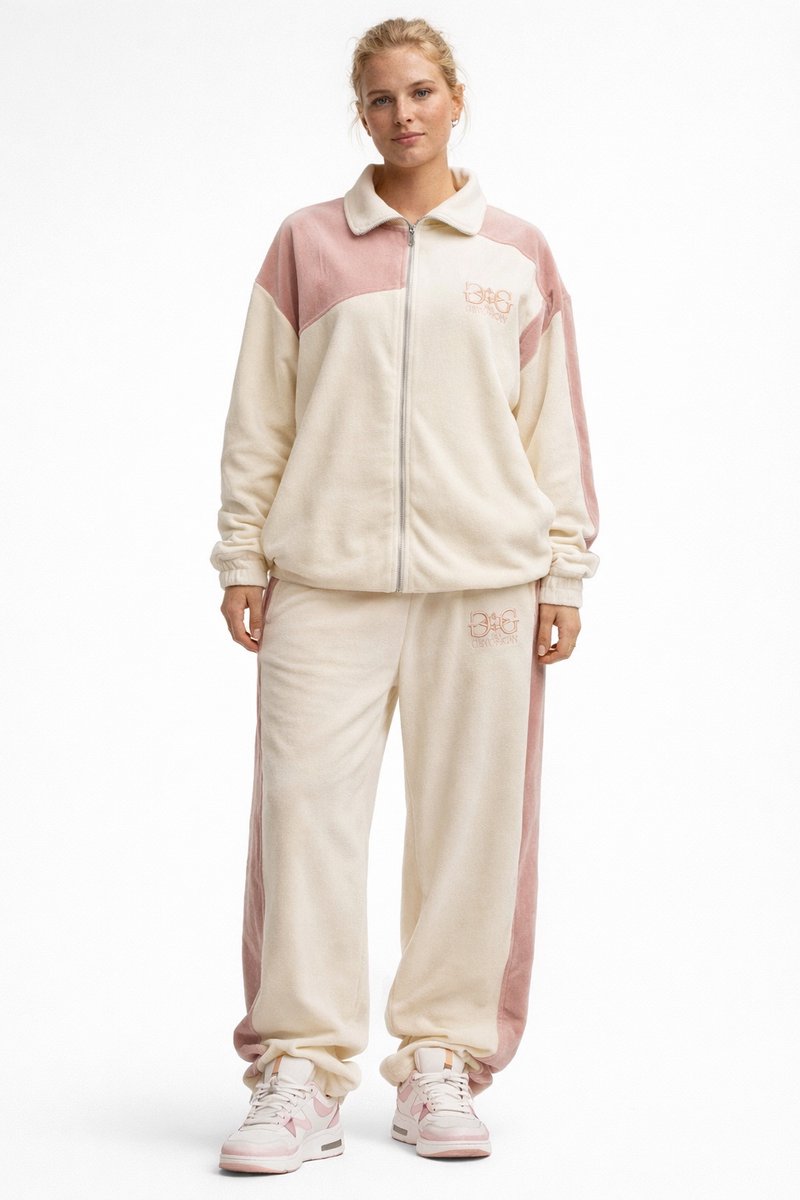 van Gevorkian - Luxe Trainingspak - Wit/Roze - Maat M - Velours Katoen - Unisex - Uniek Design - Oversized Loungewear - Heren & Dames
