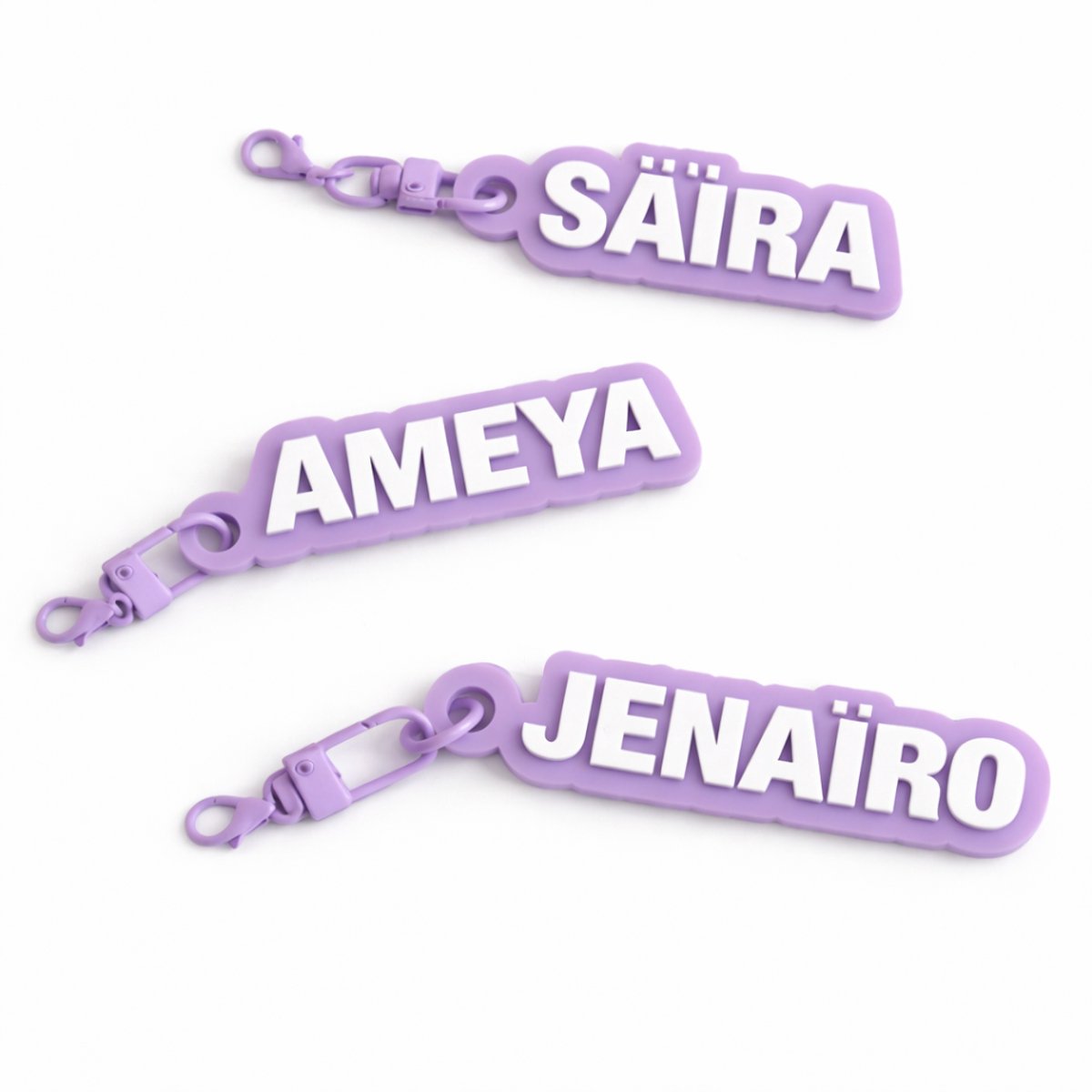 Sleutelhanger met naam - Kleur Paars / Lila - Harvast Font - Strak - Gepersonaliseerd cadeau