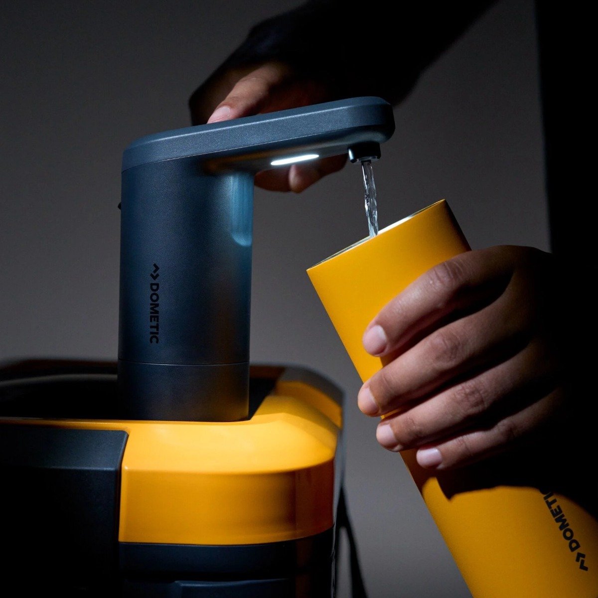 Dometic Recon Waterkraan – Oplaadbaar – 360° Draaibaar – Voor Koelboxen – foto 8