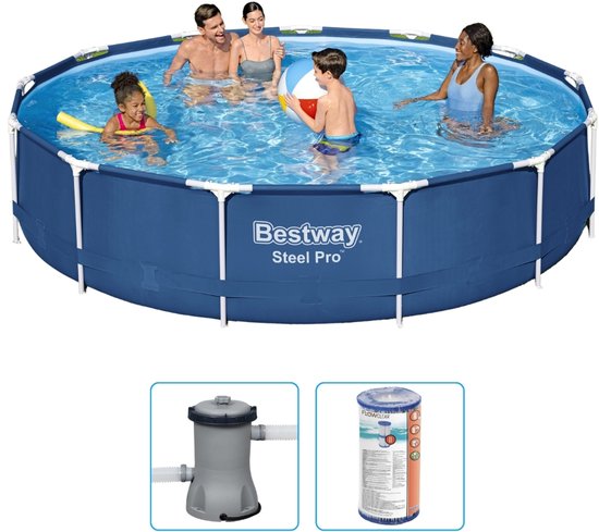 Blauw Bestway Steel Pro zwembad, met vier spelende kinderen en twee volwassenen. Inclusief filterpomp en patronen.