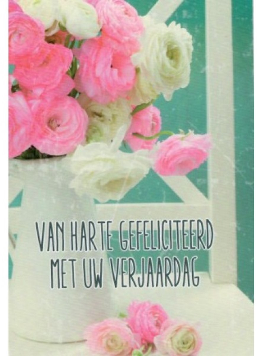 Van harte gefeliciteerd met je verjaardag! Een mooie kaart met een afbeelding van meerdere rozen in een vaas. Leuk om zo te geven of om bij een cadeau te voegen. Een dubbele wenskaart inclusief envelop en in folie verpakt.